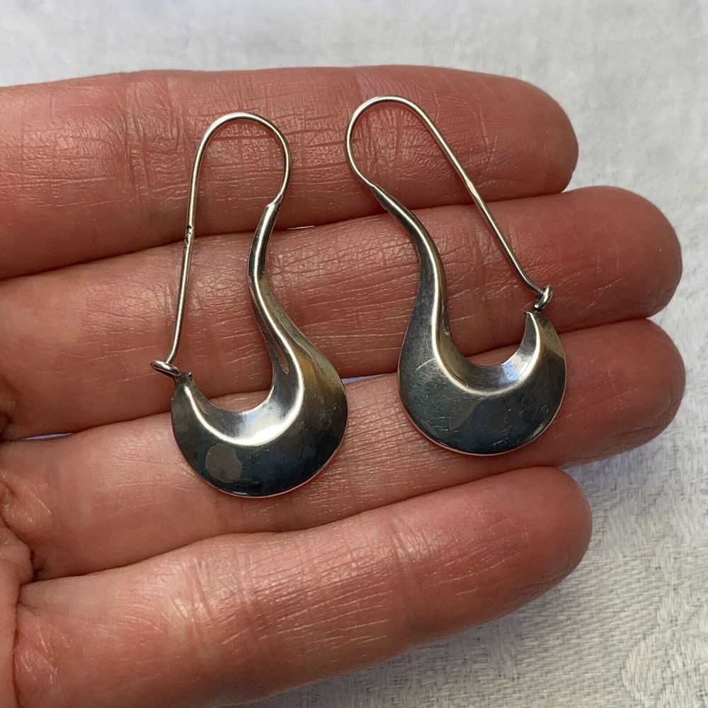 Vtg Earrings 925 Shiny Silver Oblong Abstract Long Dangling Puffy Geometric Hoop - Picture 9 of 12